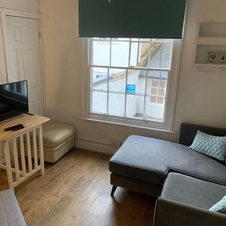 Hildegard Ground Floor Rooms Уитби Экстерьер фото