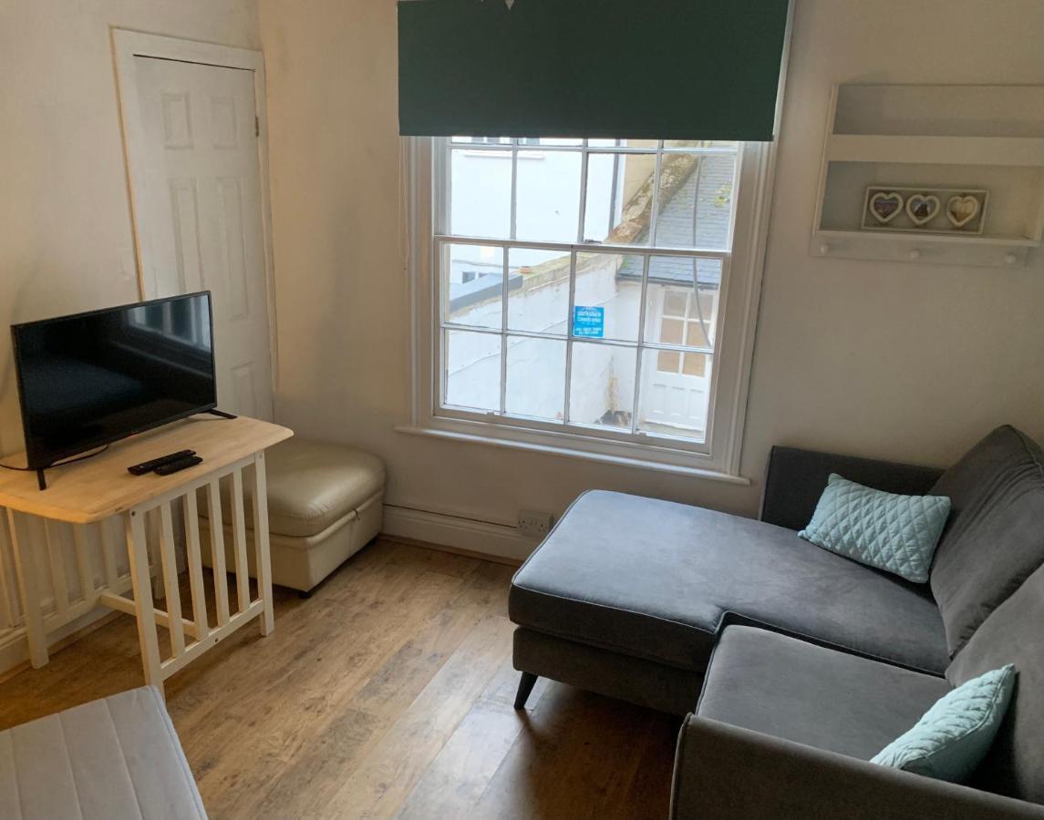 Hildegard Ground Floor Rooms Уитби Экстерьер фото